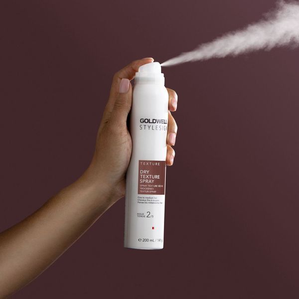Сухой спрей для текстуры волос эластичной фиксации Goldwell Stylesign Texture Spray 200 мл 4021609520375 фото